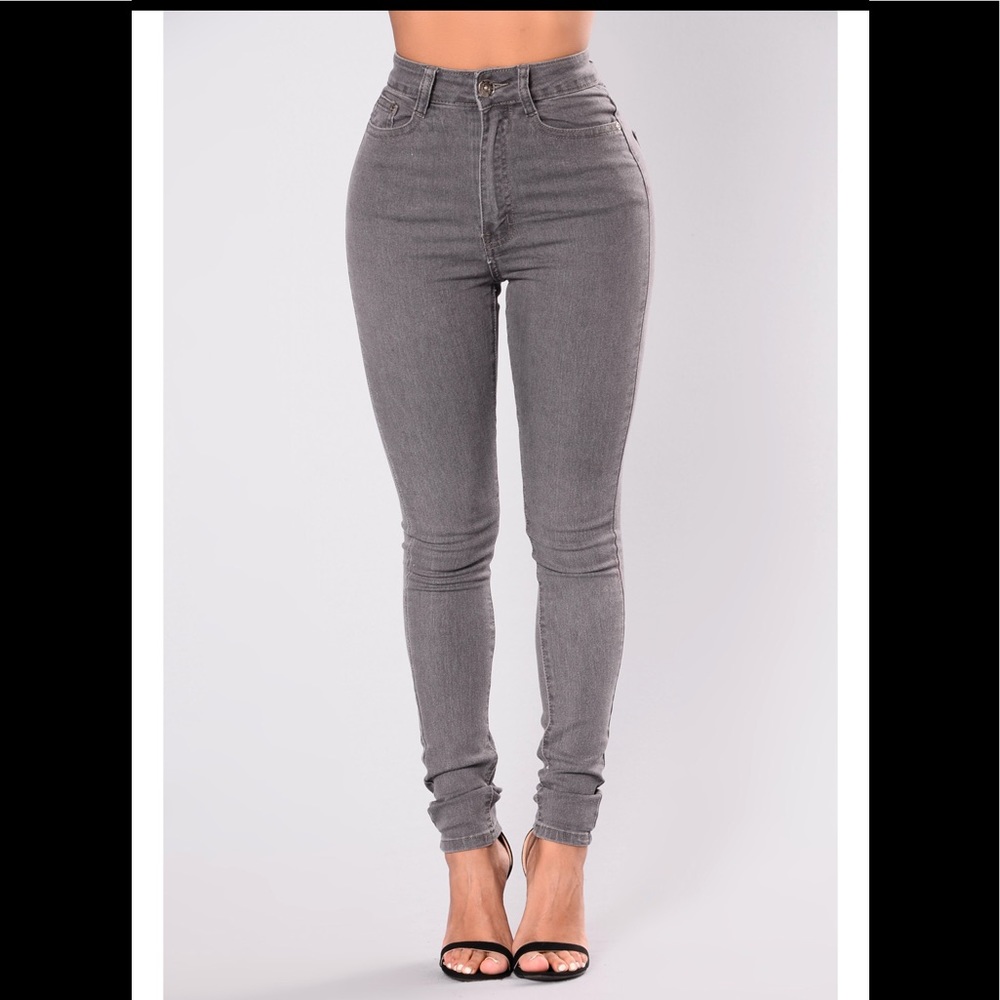 Fashion Nova The right angle Gray Skinny Jeans